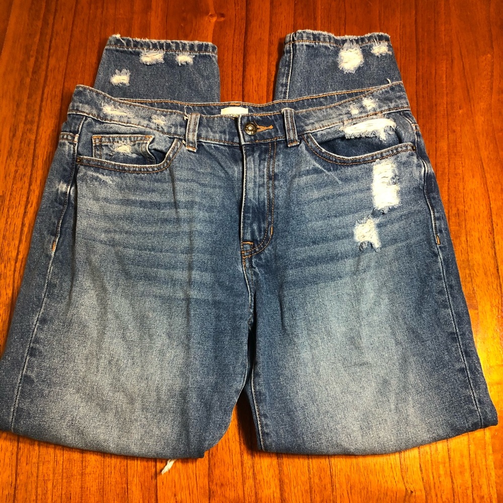 Sneak peek distressed sexy boyfriend jeans